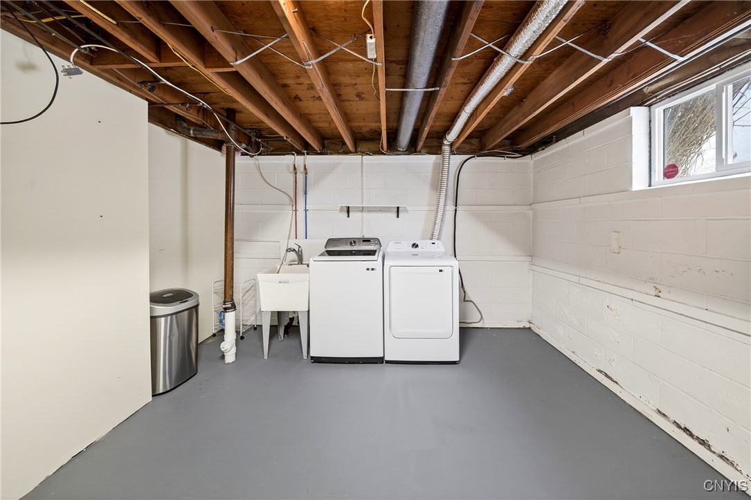 7939 Walnut Place Clay, NY 13090 - Photo 35 of 41