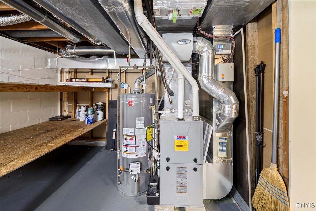 7939 Walnut Place Clay, NY 13090 - Photo 37 of 41