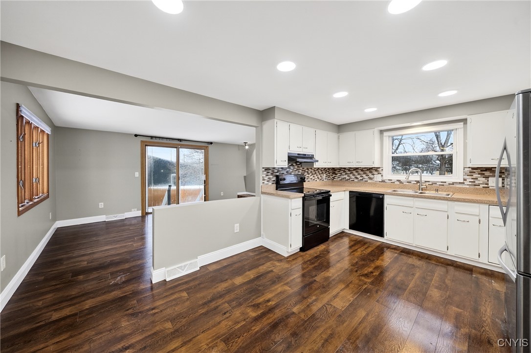 7939 Walnut Place Clay, NY 13090 - Photo 9 of 41