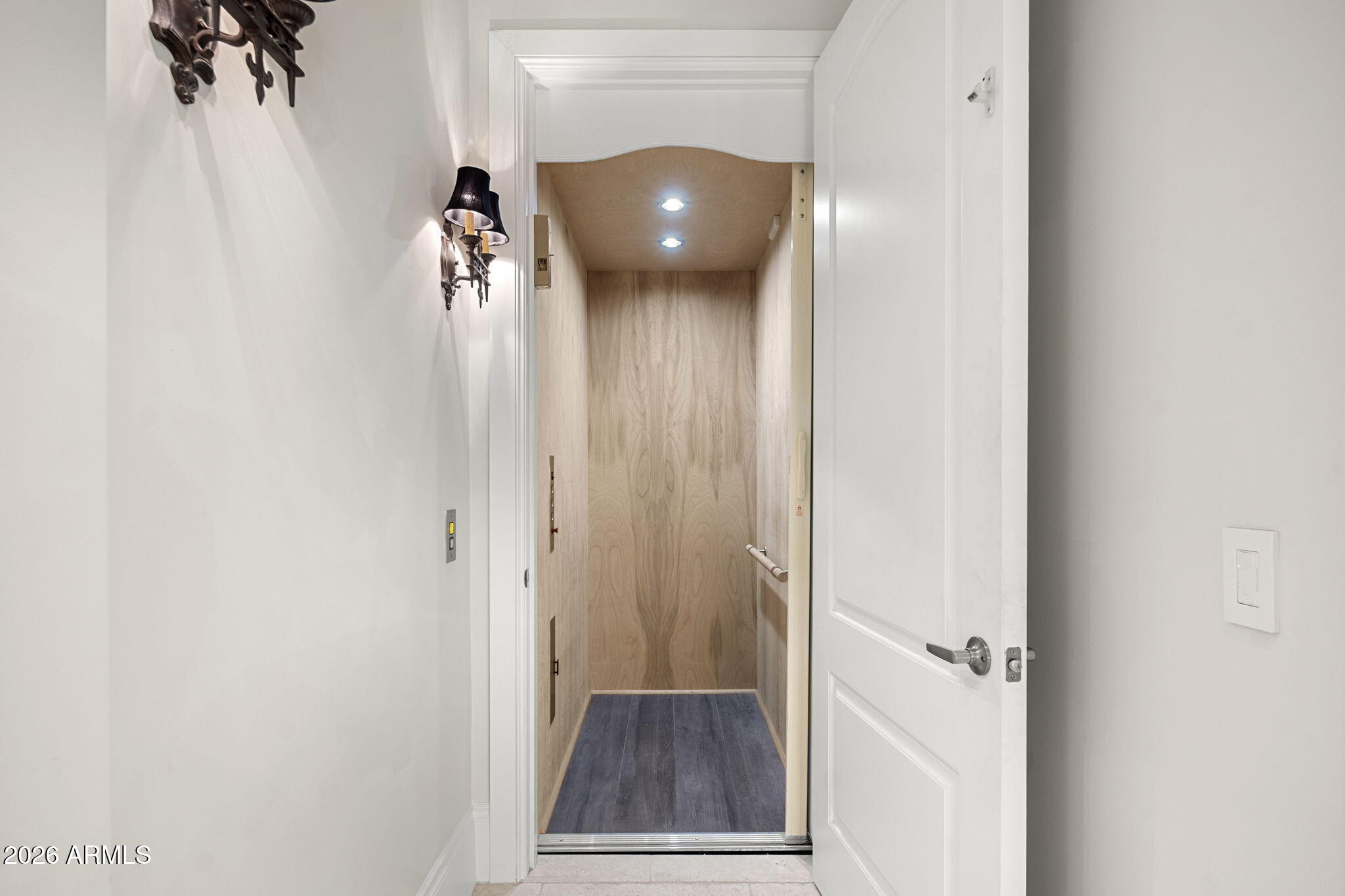 5402 East Exeter Boulevard Phoenix, AZ 85018 - Photo 38 of 110 a view of entryway