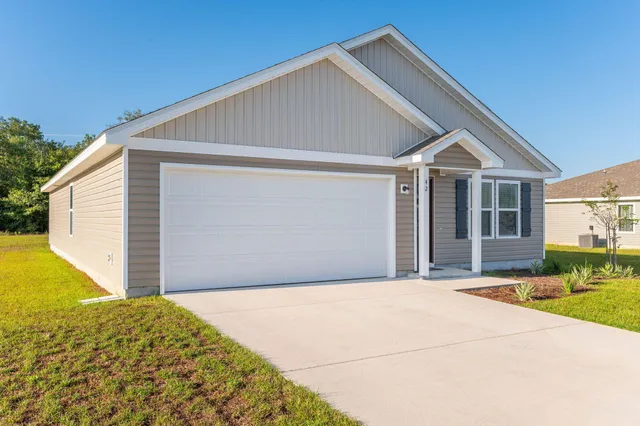 a front view of house with yard