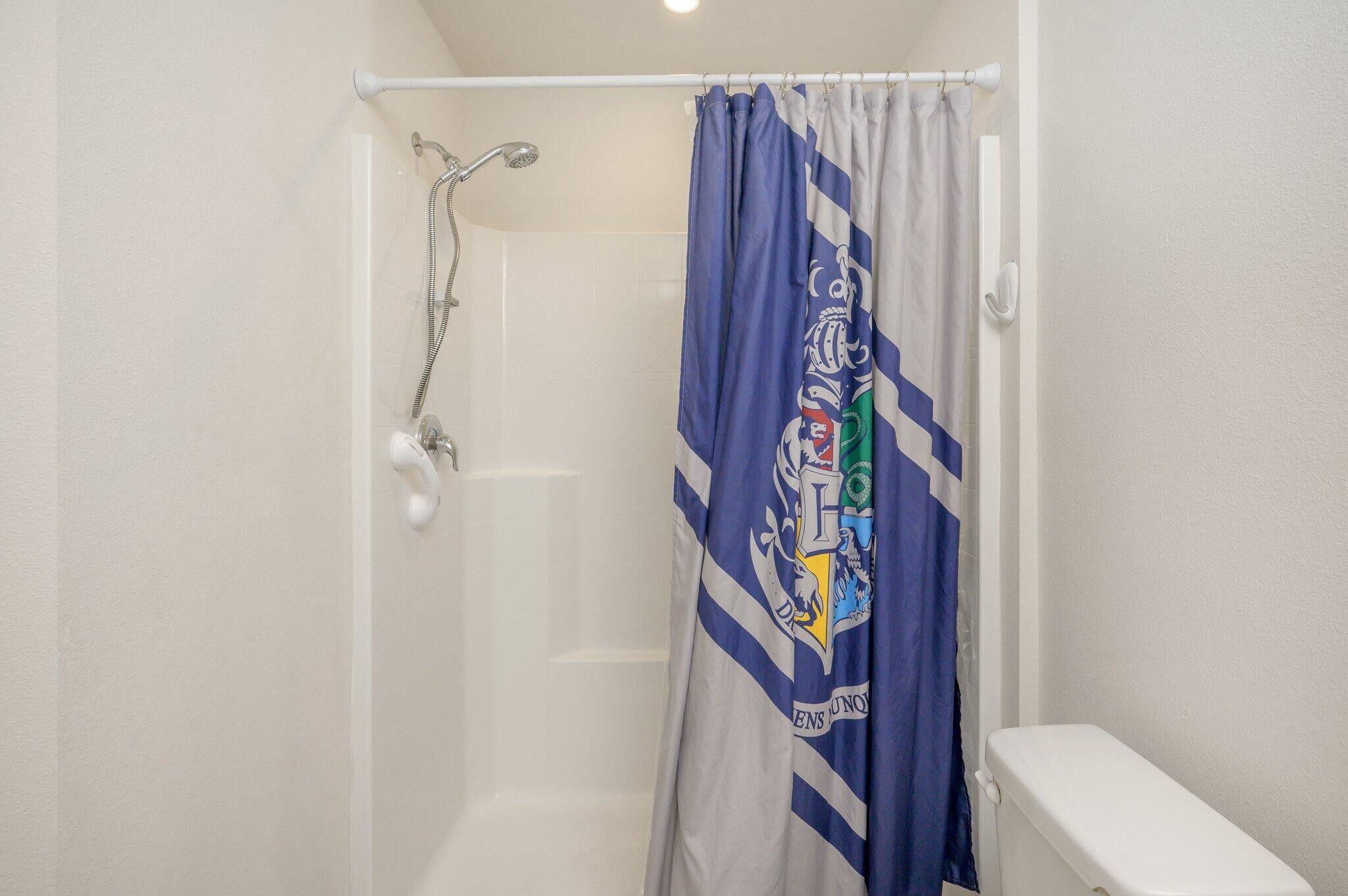 42 Lockwood Way East DeFuniak Springs, FL 32435 - Photo 26 of 39 a view of walk in closet with clothes