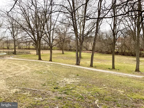 $400,000 | 77 Paradise Lane, Ronks, PA 17572