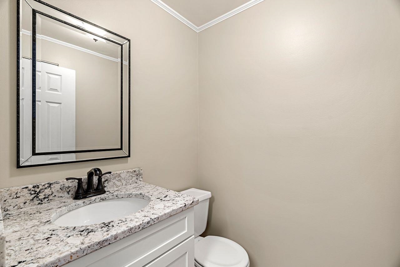 33 Cannongate Road, Unit 33 Nashua, NH 03063 - Photo 7 of 17