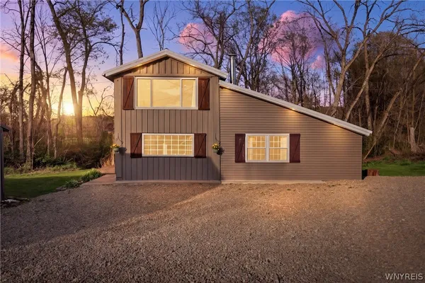 $215,000 | 11604 Highway 16, Delevan, NY 14042