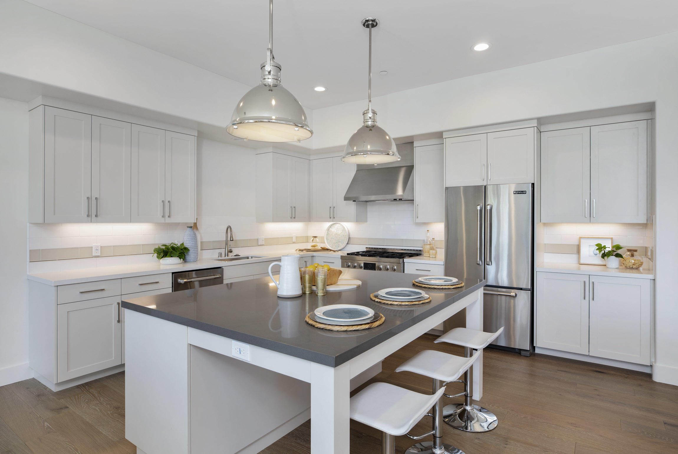 3718 State Street, Unit 214 Santa Barbara, CA 93105 - Photo 4 of 14 Estancia 214_0004