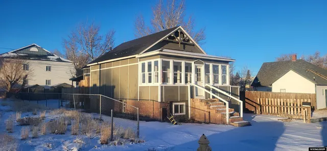 $220,000 | 809 West Cedar Street, Rawlins, WY 82301