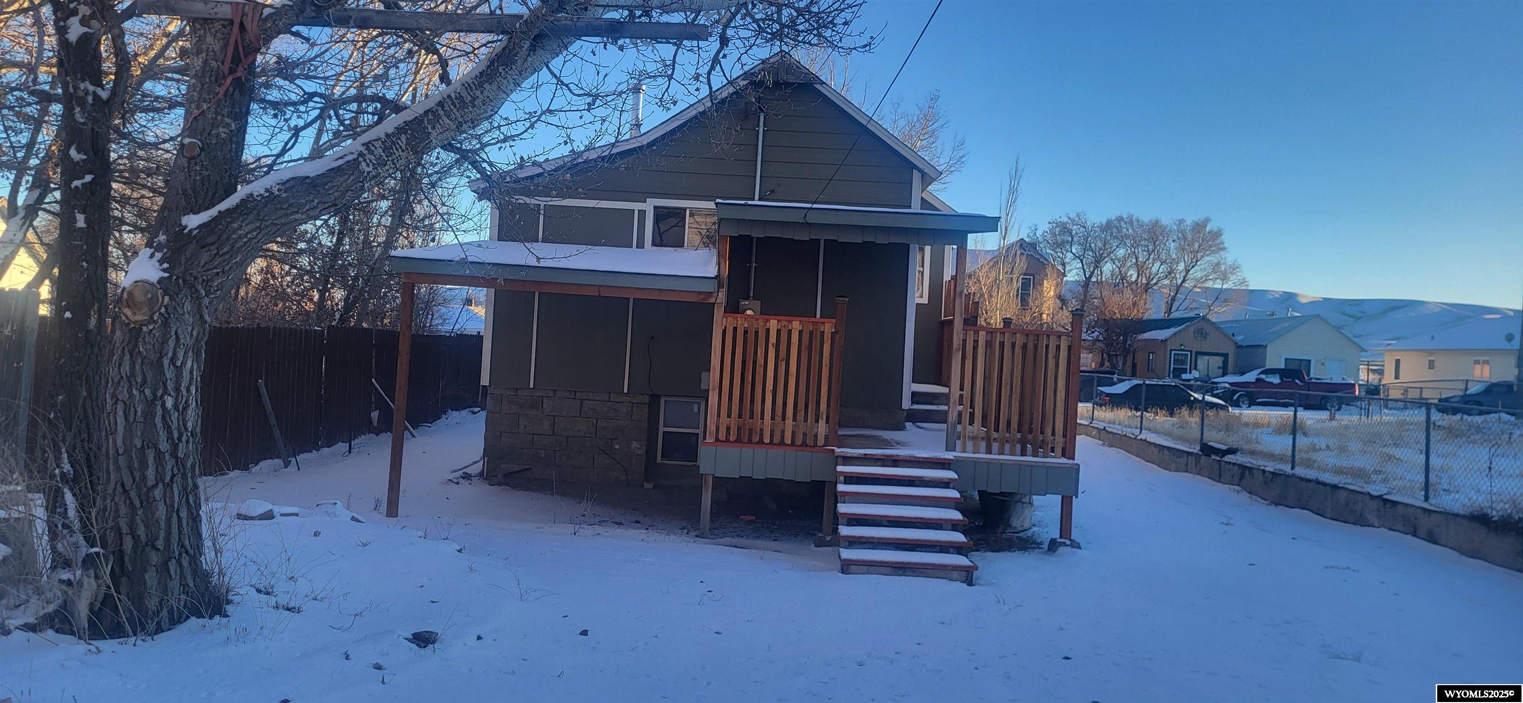 809 West Cedar Street Rawlins, WY 82301 - Photo 5 of 20