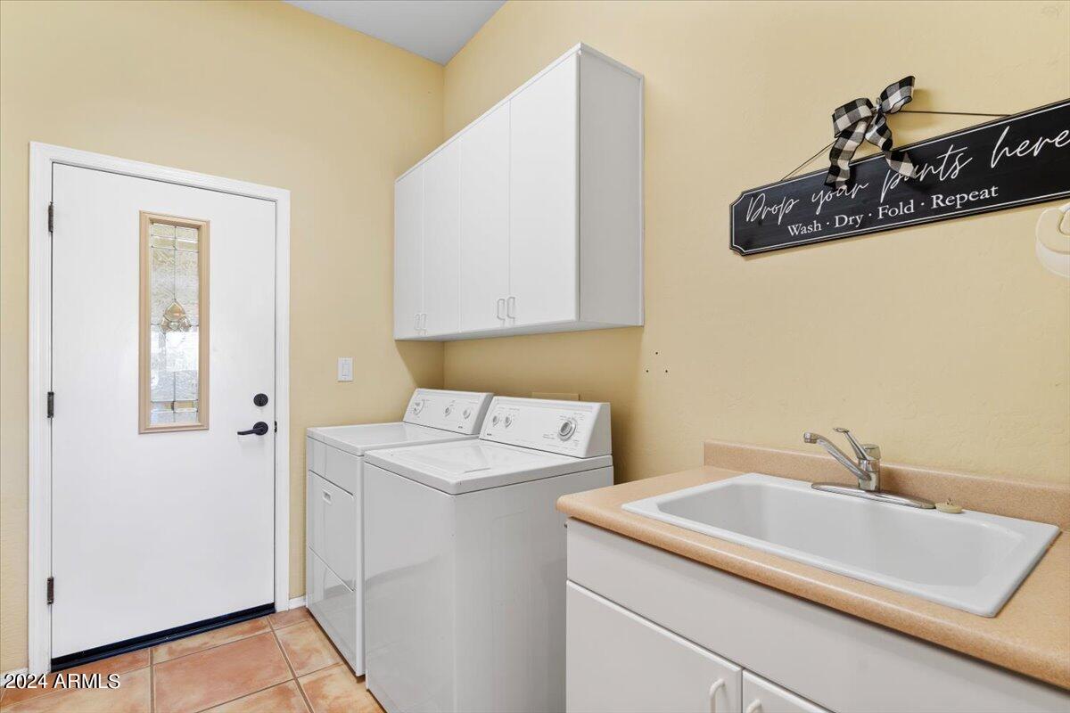 42010 North Crooked Stick Road Anthem, AZ 85086 - Photo 25 of 27 24-Laundry
