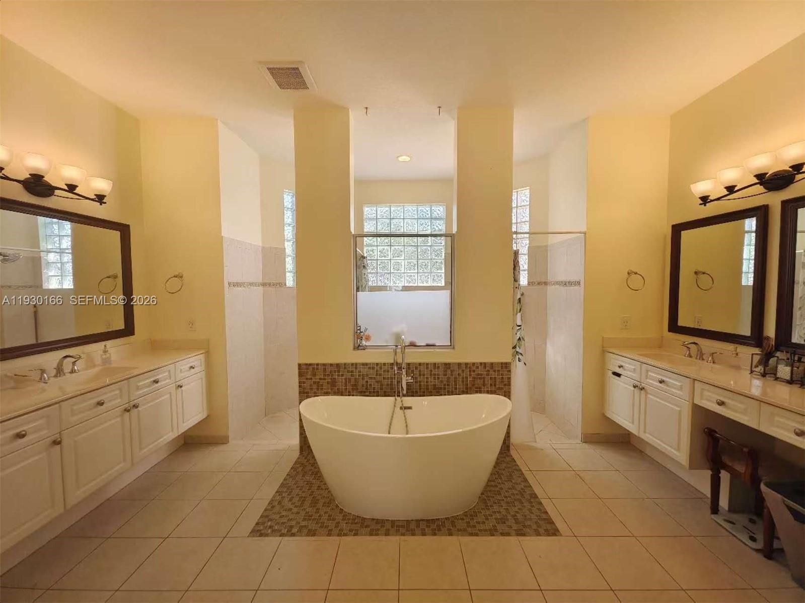 1035 Waterside Circle Weston, FL 33327 - Photo 17 of 59