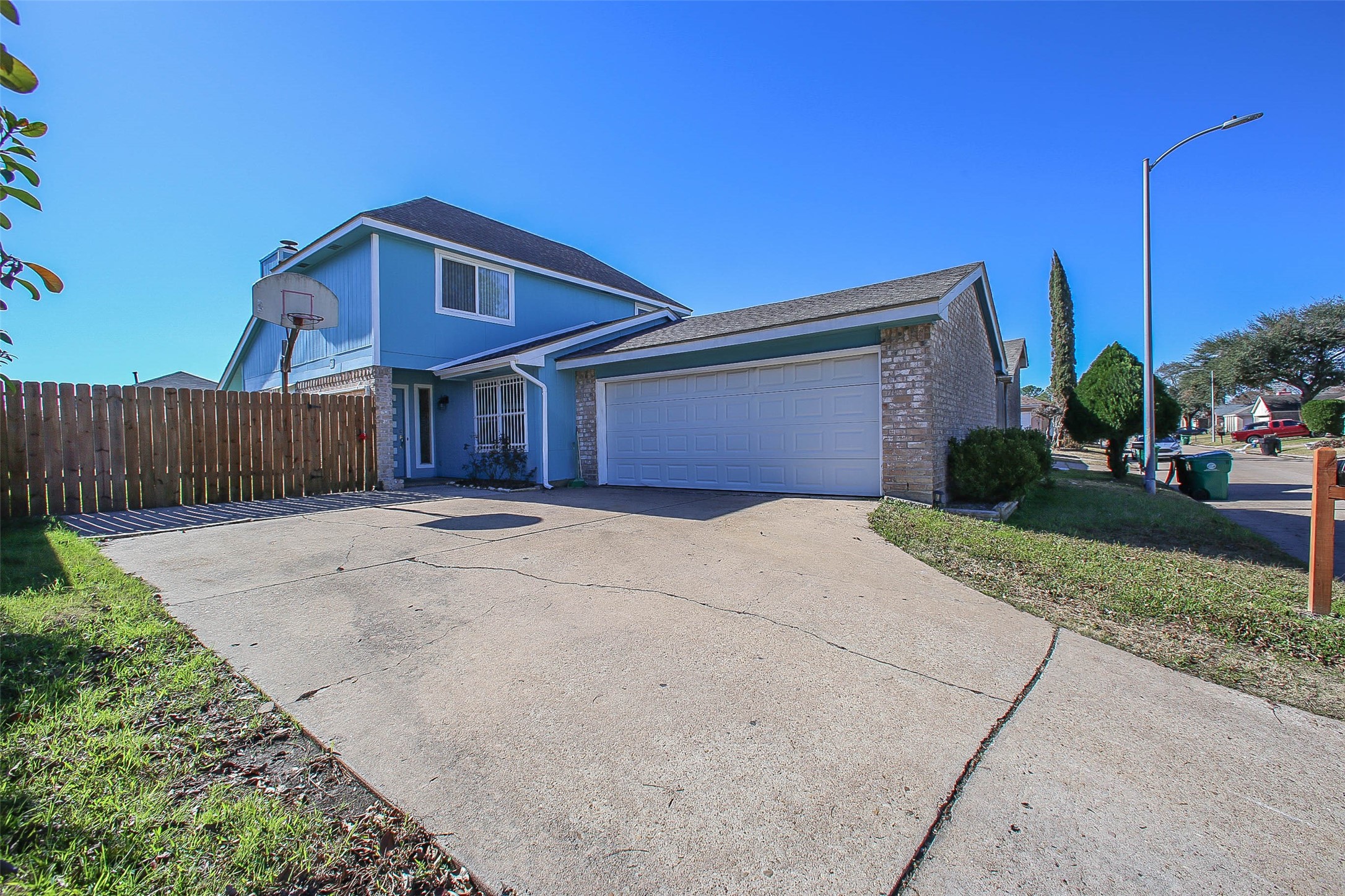 9511 Sharpcrest Street Houston, TX 77036 - Photo 1 of 37