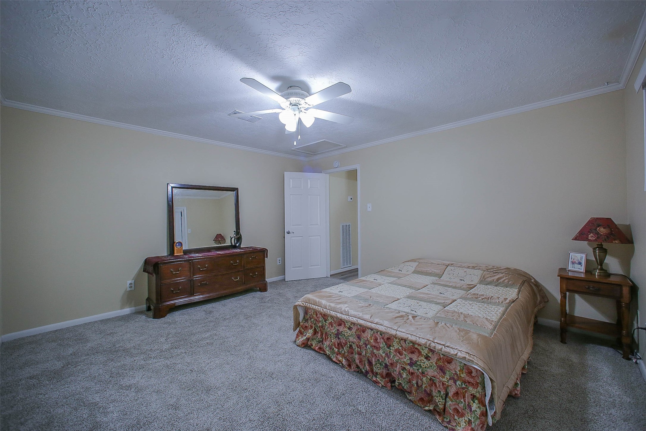 9511 Sharpcrest Street Houston, TX 77036 - Photo 17 of 37