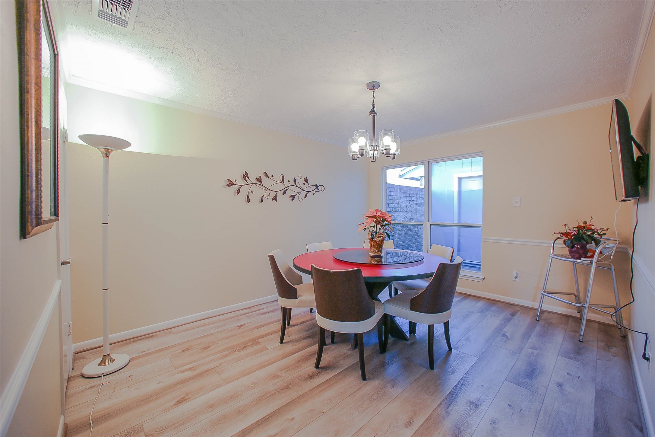 9511 Sharpcrest Street Houston, TX 77036 - Photo 6 of 37