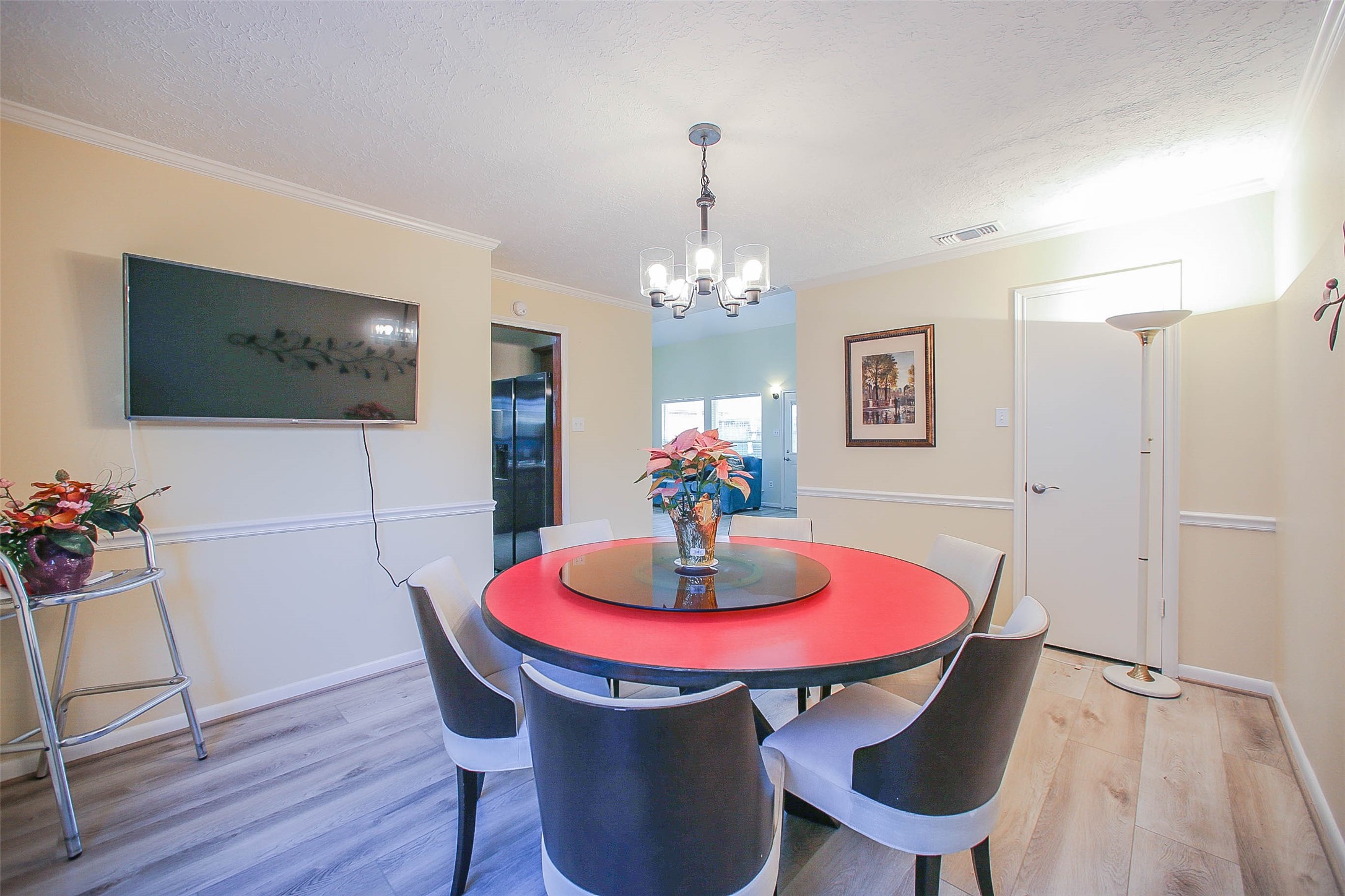 9511 Sharpcrest Street Houston, TX 77036 - Photo 8 of 37