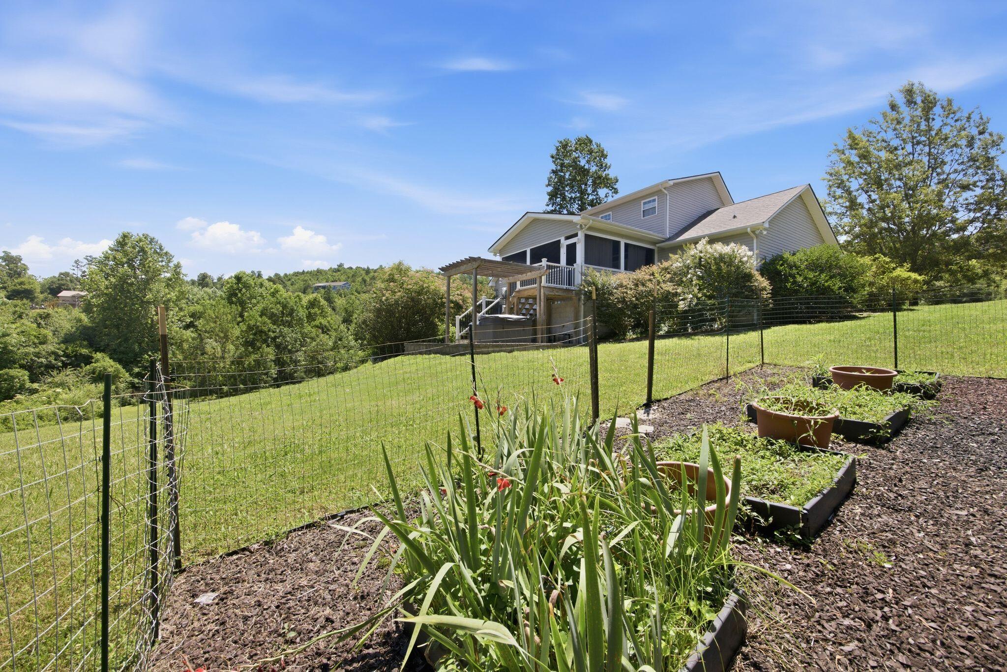 67 Whispering Pine Trenton, GA 30752 - Photo 27 of 46 Garden Beds