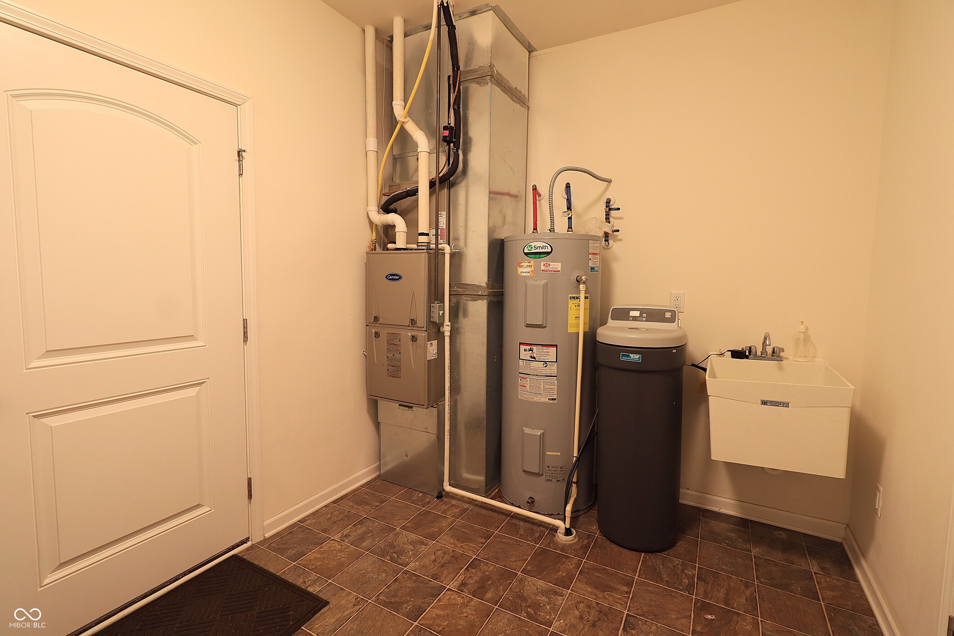 5250 Hearst Lane Indianapolis, IN 46239 - Photo 24 of 38