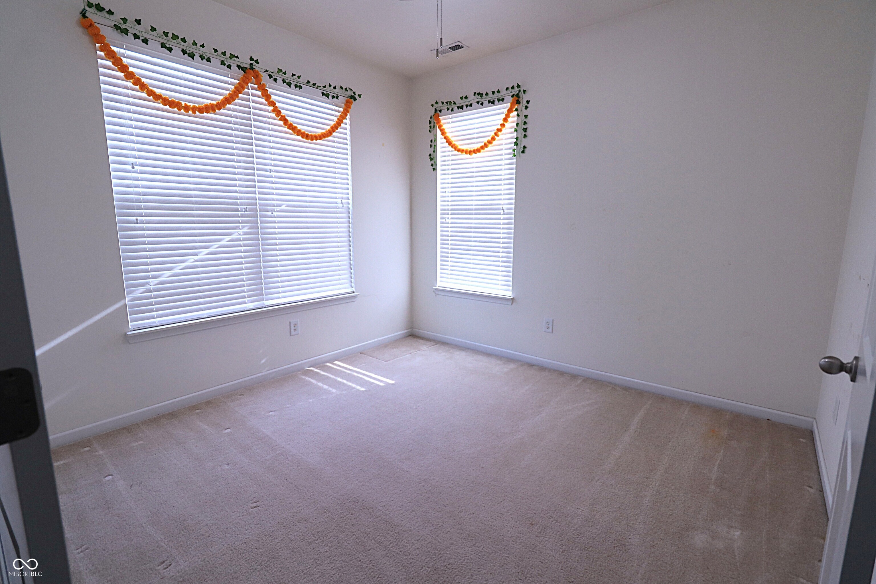 5250 Hearst Lane Indianapolis, IN 46239 - Photo 8 of 38