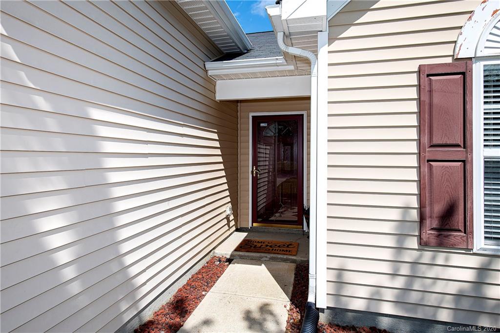 6902 Sunman Road Charlotte, NC 28216 - Photo 2 of 25 Gallery Image 2