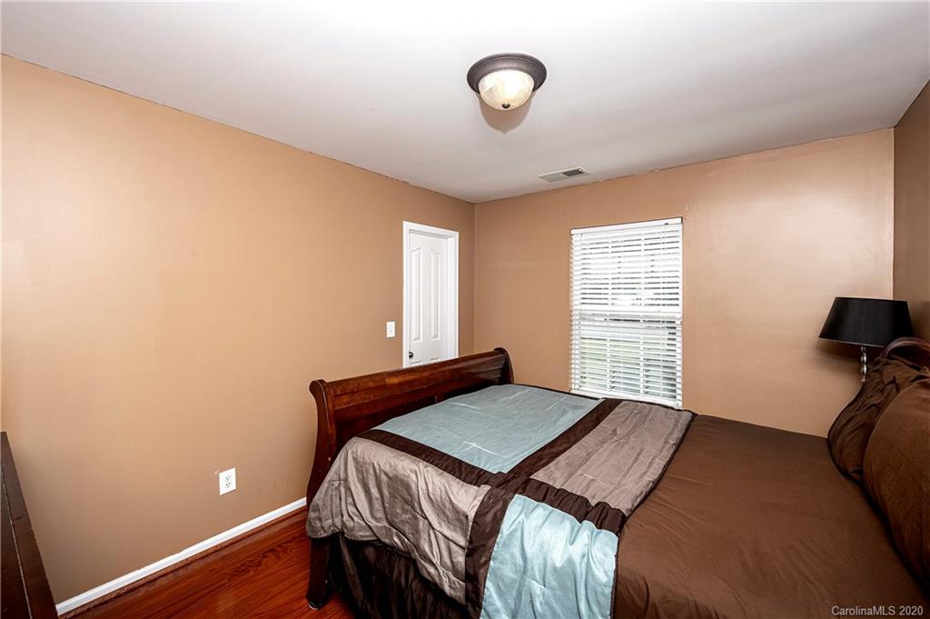 6902 Sunman Road Charlotte, NC 28216 - Photo 13 of 25 Gallery Image 13