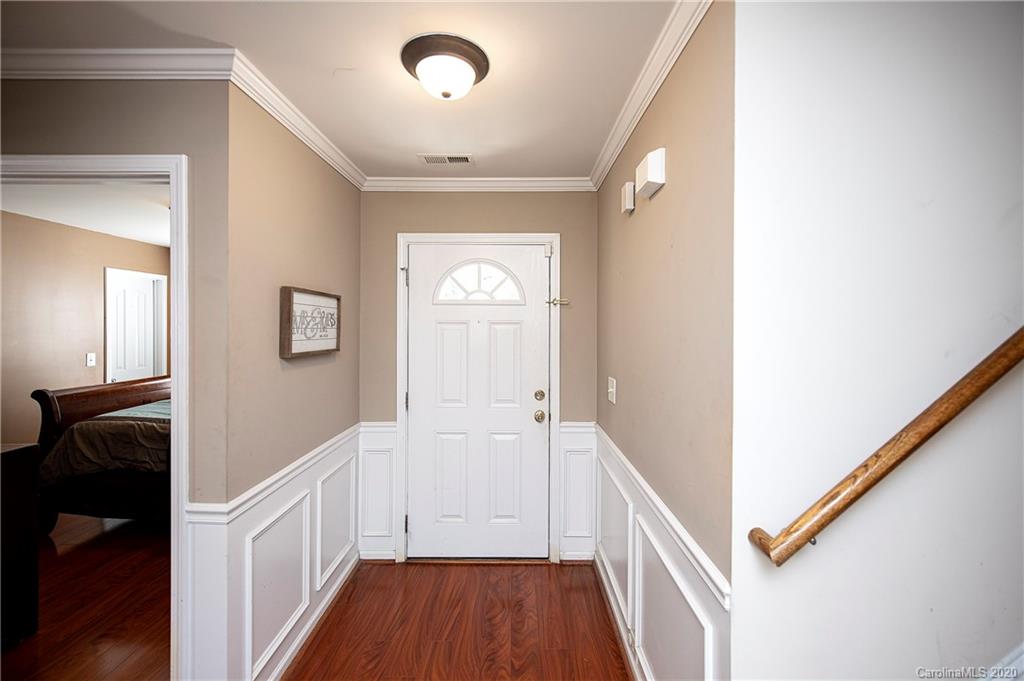 6902 Sunman Road Charlotte, NC 28216 - Photo 3 of 25 Gallery Image 3