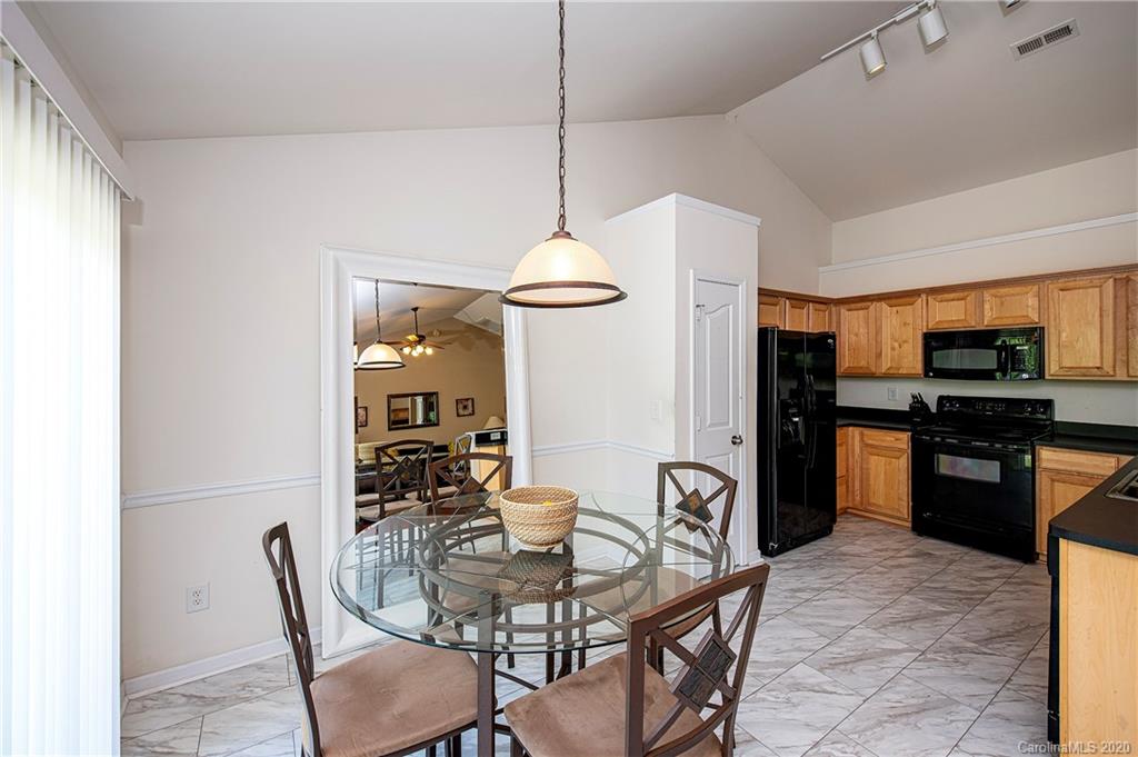 6902 Sunman Road Charlotte, NC 28216 - Photo 8 of 25 Gallery Image 8