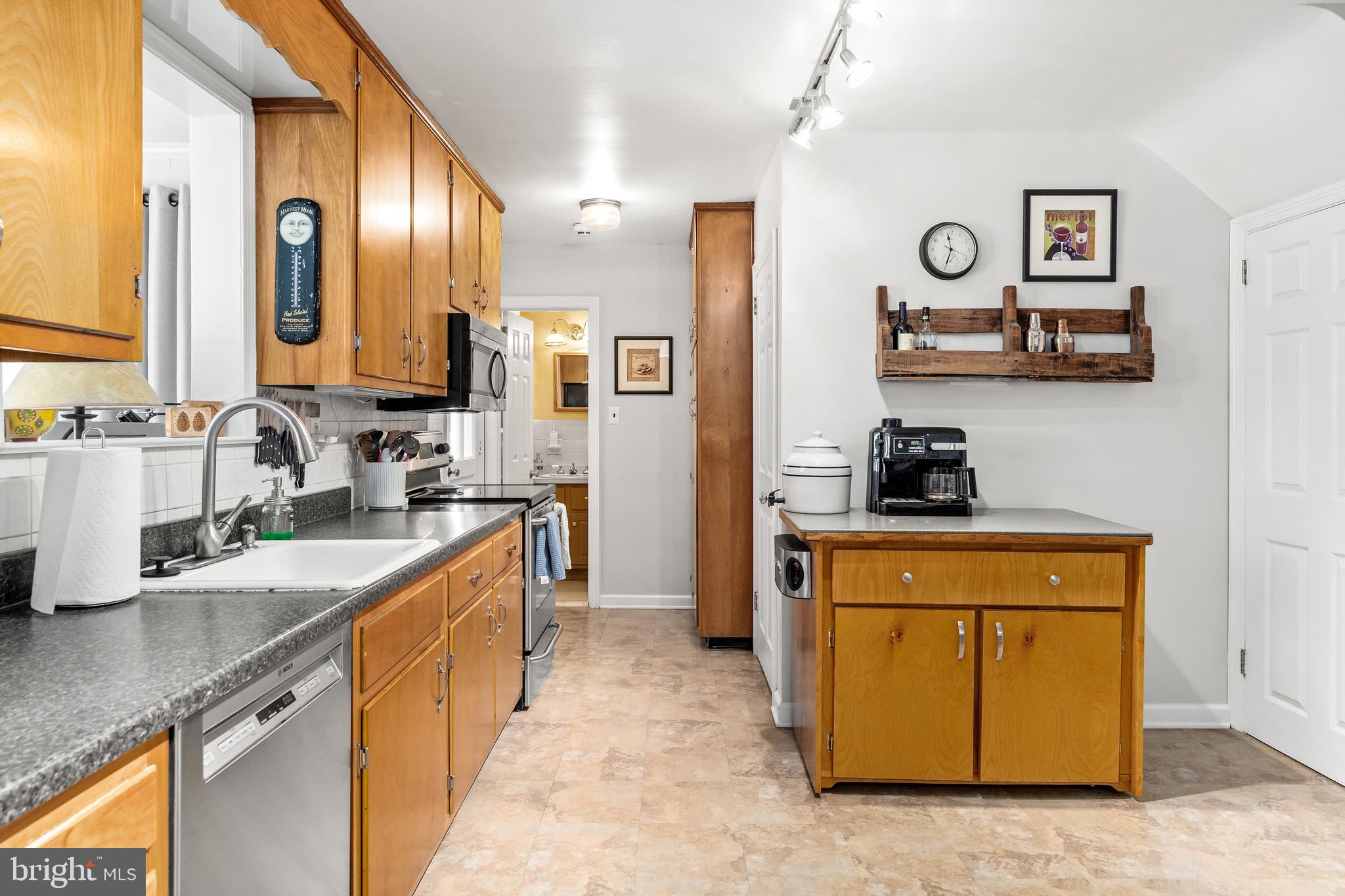 702 East Greenman Road Haddonfield, NJ 08033 - Photo 11 of 38 Gallery Image 11