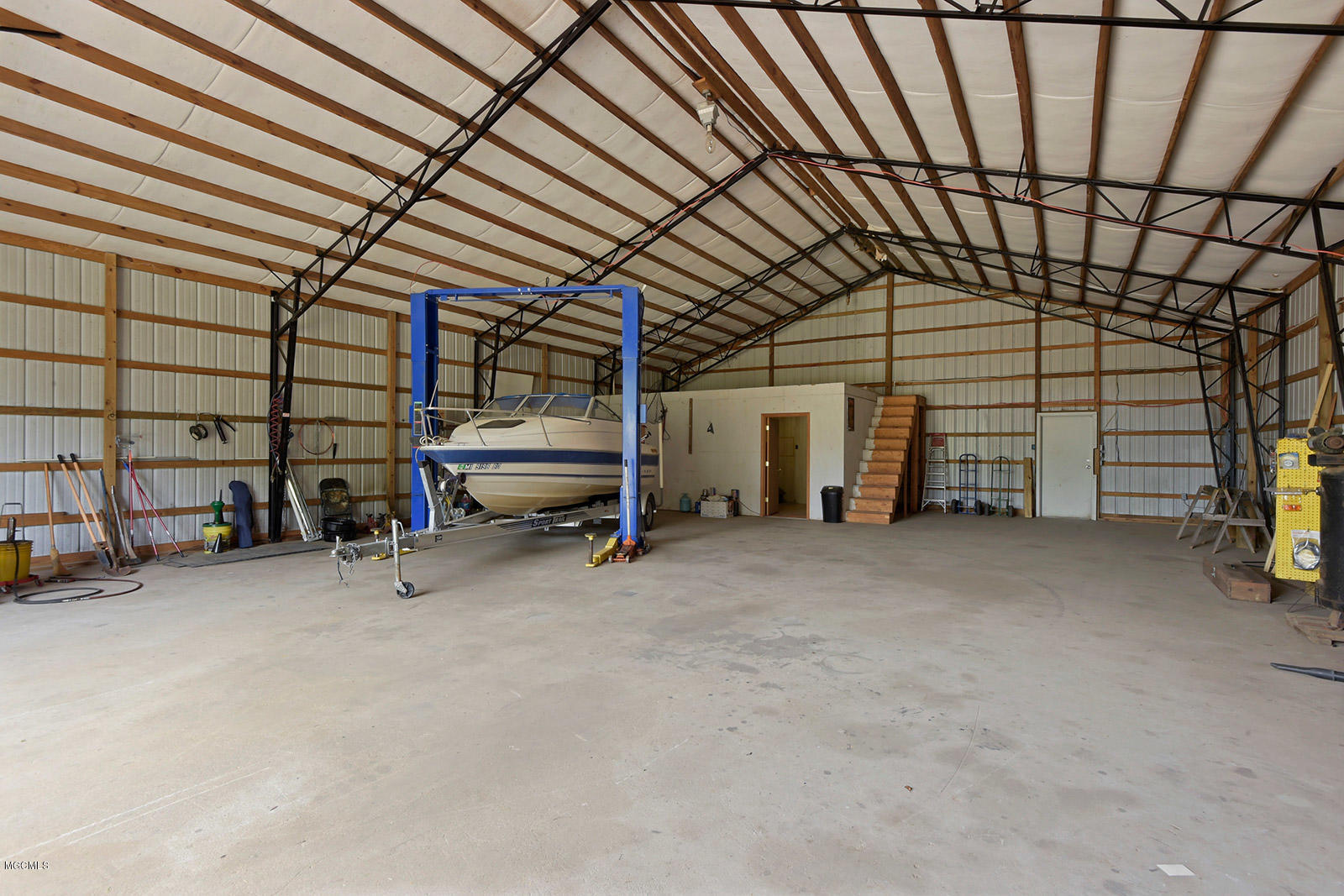 289 West B W Wire Road Perkinston, MS 39573 - Photo 5 of 29 005_1600x1067_mls_1600x1067