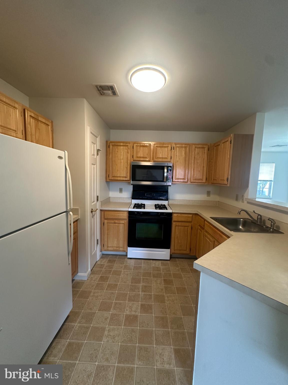 211 Sparrow Road Hummelstown, PA 17036 - Photo 5 of 17 Gallery Image 5