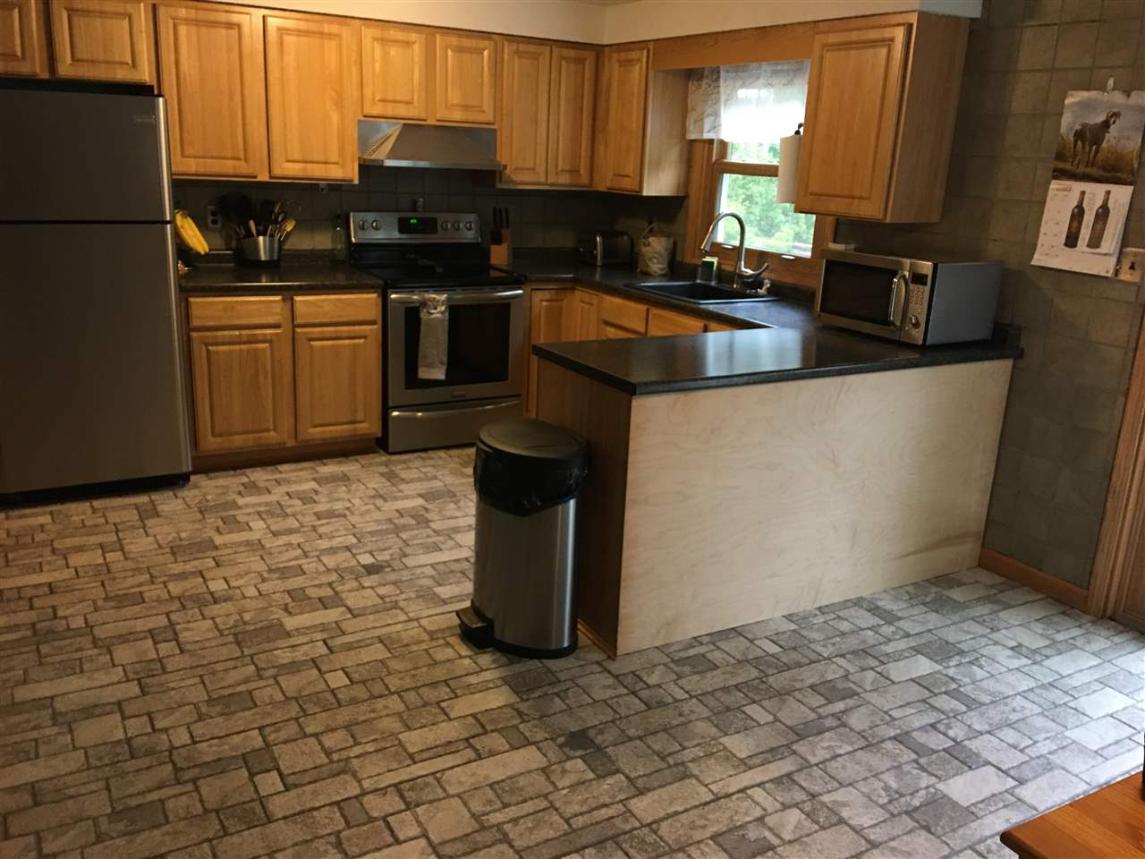 7 Rocky Hill Road Litchfield, NH 03052 - Photo 12 of 38