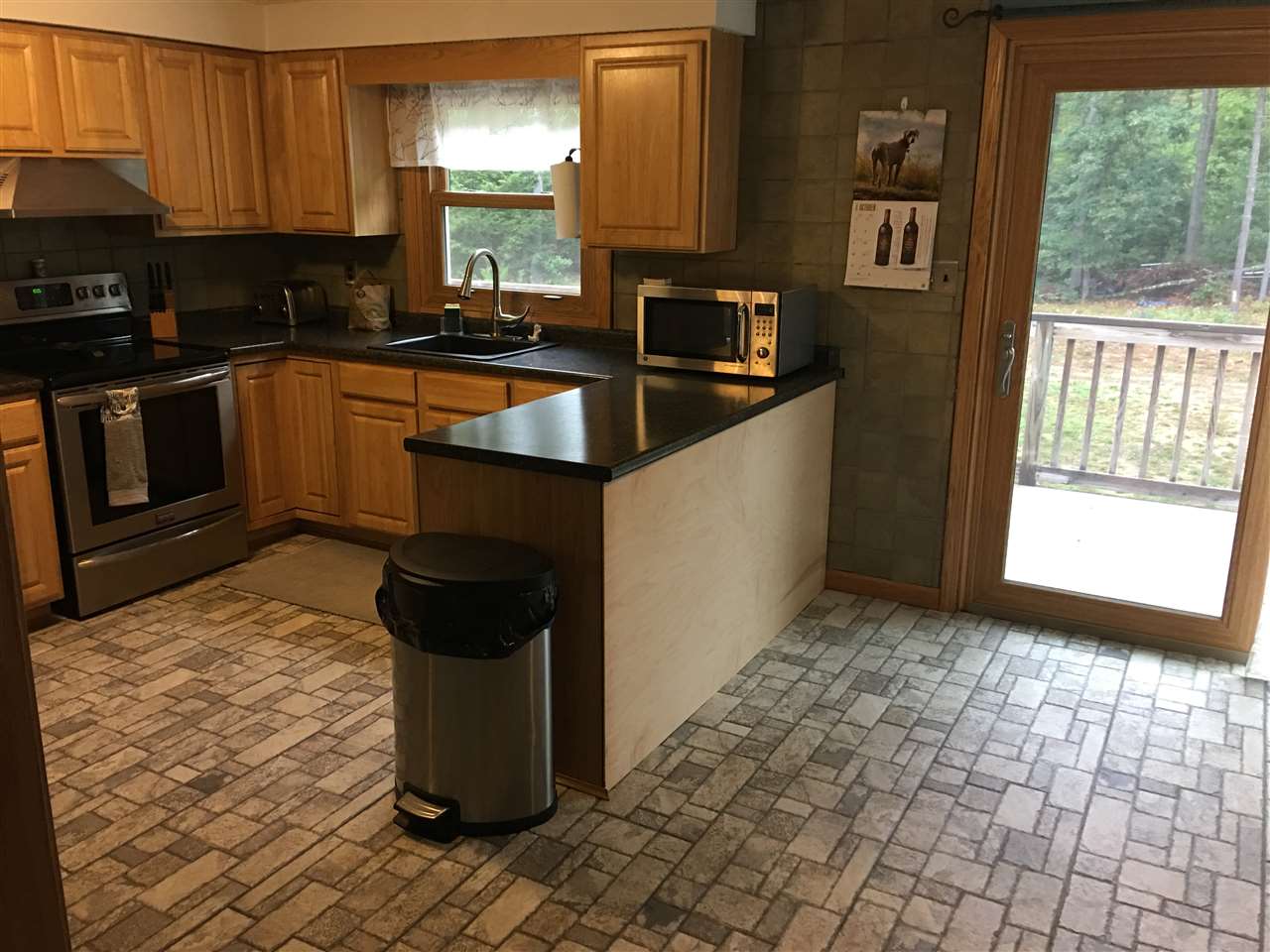 7 Rocky Hill Road Litchfield, NH 03052 - Photo 15 of 38