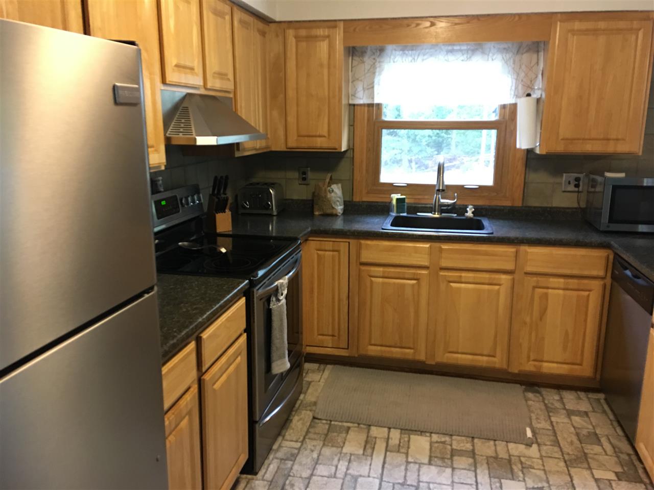 7 Rocky Hill Road Litchfield, NH 03052 - Photo 4 of 38