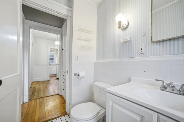 $3,200 | 41 Linnaean Street, Unit 1A, Cambridge, MA 02138