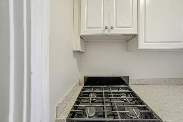 $3,200 | 41 Linnaean Street, Unit 1A, Cambridge, MA 02138