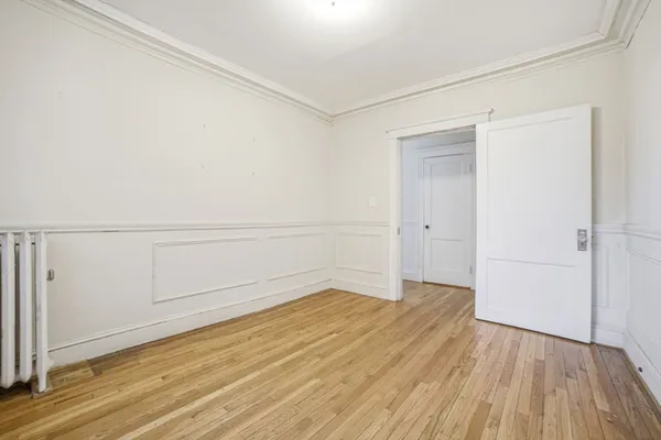 $3,200 | 41 Linnaean Street, Unit 1A, Cambridge, MA 02138