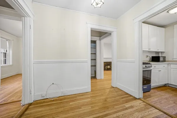 $3,200 | 41 Linnaean Street, Unit 1A, Cambridge, MA 02138