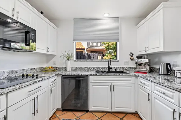 $3,900 | 5887 Fox Hollow Drive, Unit E, Boca Raton, FL 33486