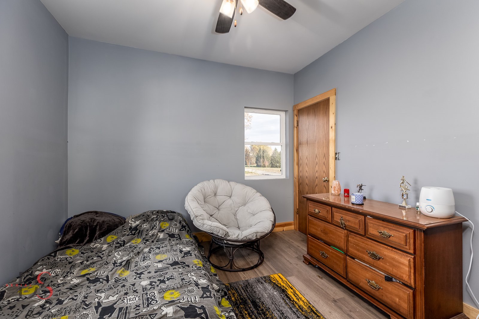 3280 East 2153rd Road Ottawa, IL 61350 - Photo 23 of 36 a room with furniture and window