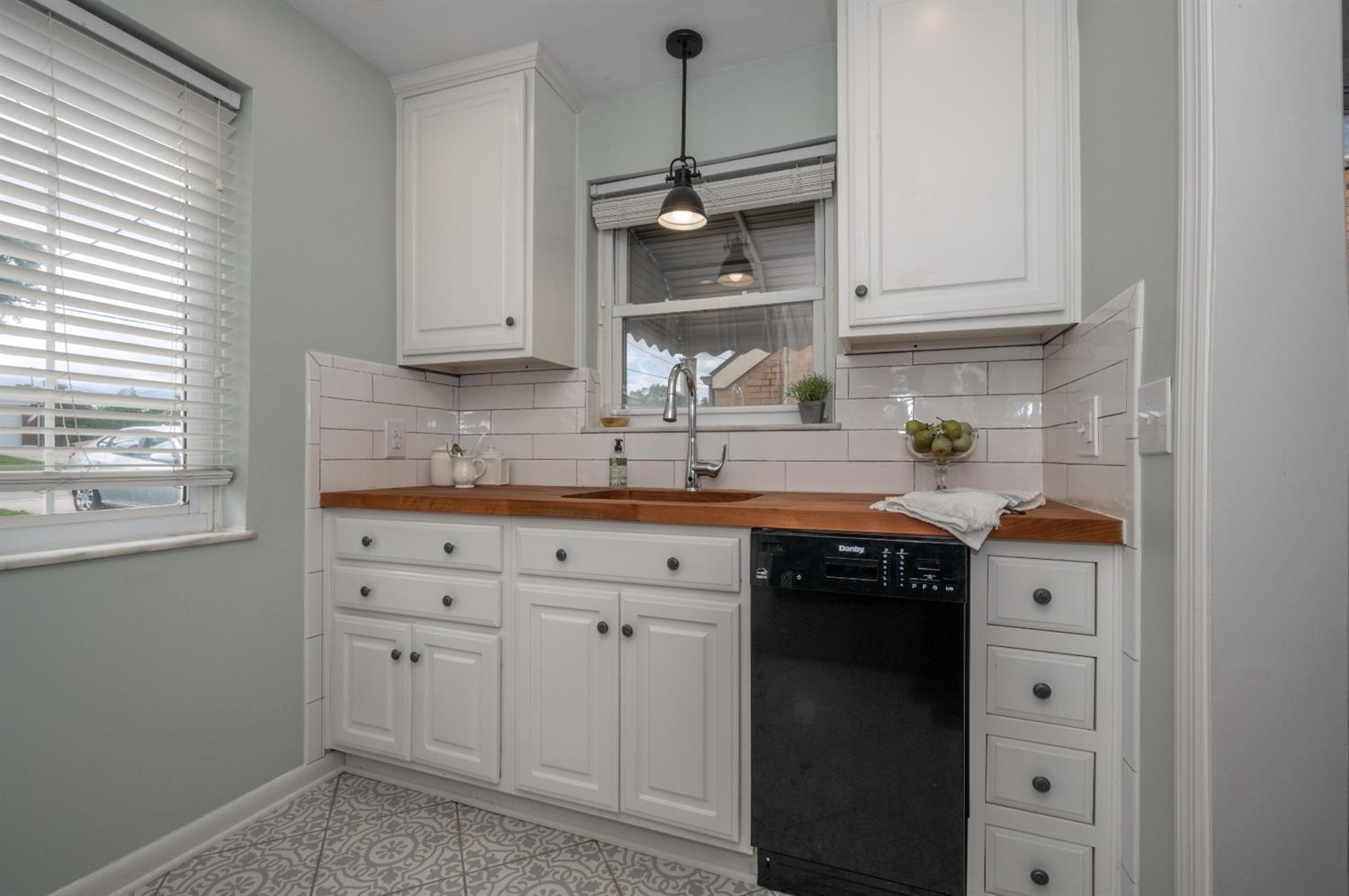 3436 Jessup Road Cincinnati, OH 45239 - Photo 13 of 35