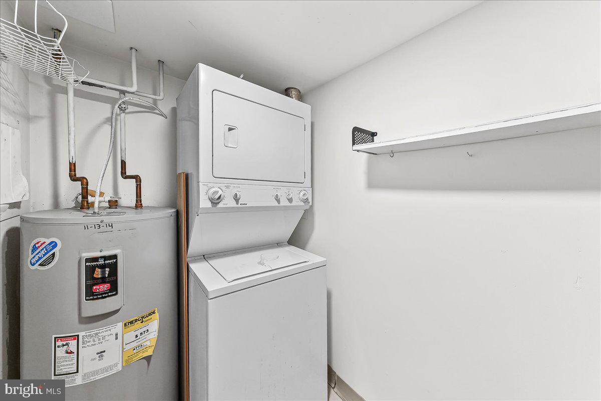 800 Avondale Road, Unit 2Q Wallingford, PA 19086 - Photo 16 of 24 In Unit laundry room