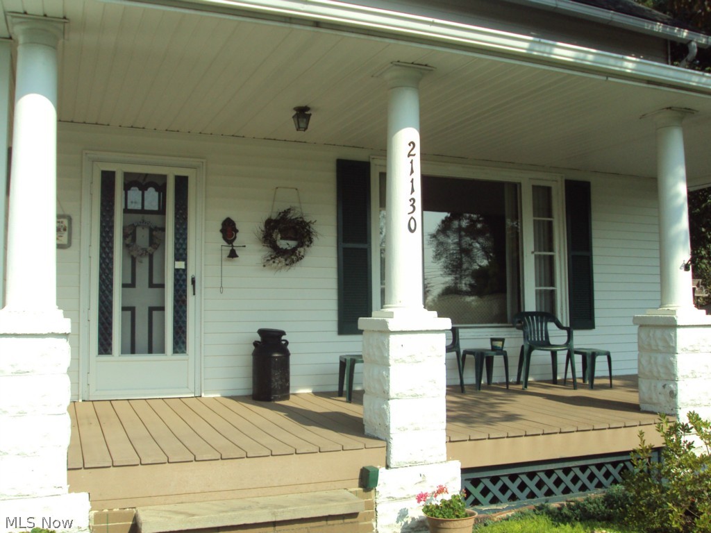 21130 Mastick Road Cleveland, OH 44126 - Photo 2 of 26