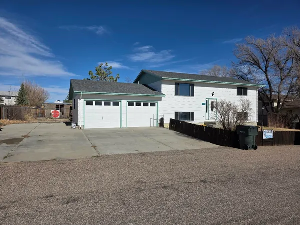 $349,900 | 5035 Antelope Drive, Bar Nunn, WY 82601
