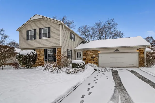 $565,000 | 440 Burnt Ember Lane, Buffalo Grove, IL 60089