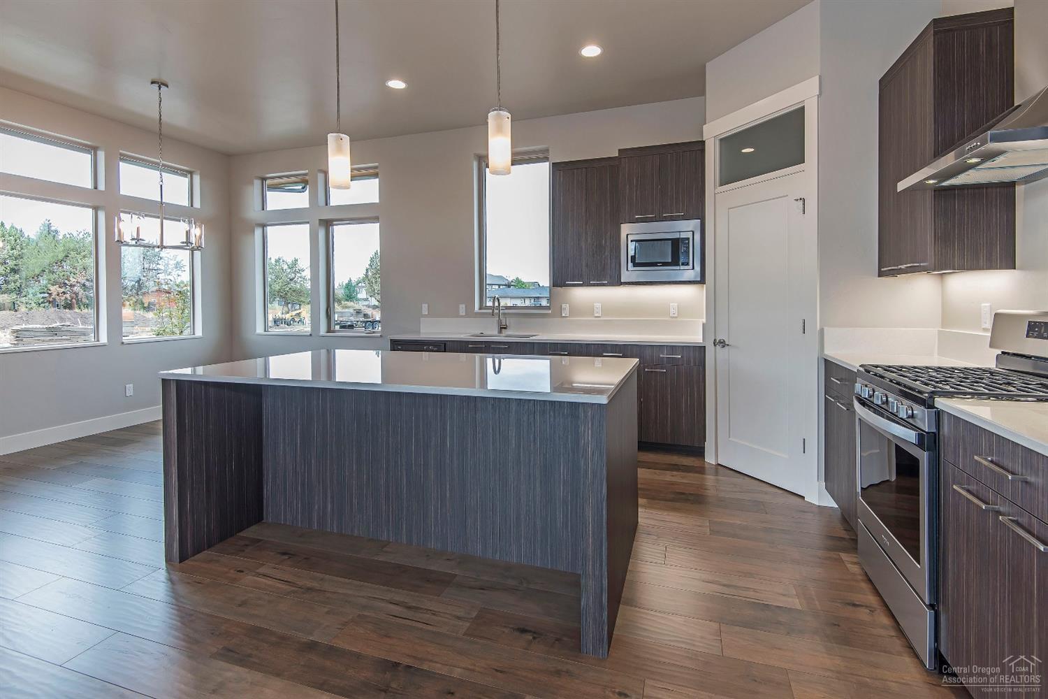 720 Northwest Rimrock Drive Redmond, OR 97756 - Photo 5 of 25 Additional Photo