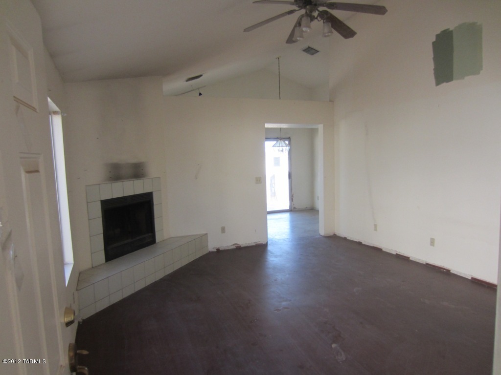 5409 South Wembley Road Tucson, AZ 85746 - Photo 3 of 15 Gallery Image 3