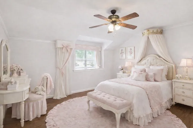 $4,000 | 10518 Moorberry Lane, Houston, TX 77043