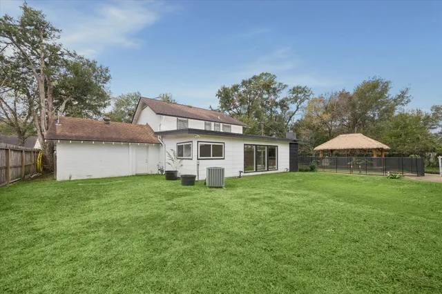 $4,000 | 10518 Moorberry Lane, Houston, TX 77043