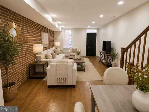 $2,800 | 1832 Light Street, Baltimore, MD 21230