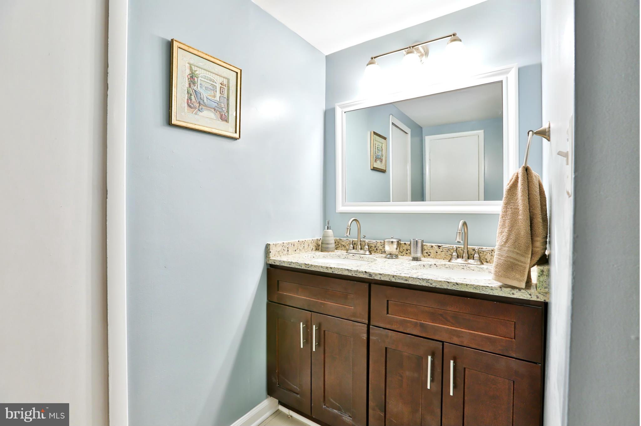 7 Cross Keys Road, Unit 7C Baltimore, MD 21210 - Photo 22 of 28 Dual Vanities And Tile Shower