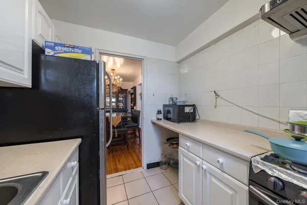 $220,000 | 143-50 Hoover Avenue, Unit 306 | Briarwood