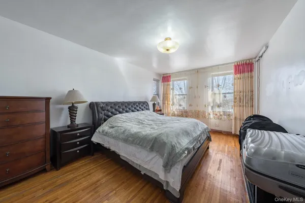 $220,000 | 143-50 Hoover Avenue, Unit 306 | Briarwood